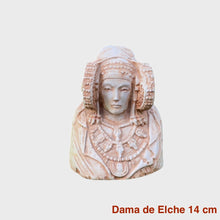 Cargar imagen en el visor de la galería, Figuras del busto de la Dama de Elche fabricadas en marmolina. Palma blanca y dátiles Serrano Valero. Www.palmasydatiles.com