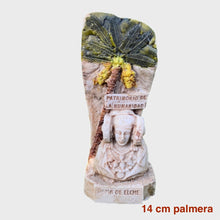 Cargar imagen en el visor de la galería, Figuras del busto de la Dama de Elche fabricadas en marmolina. Palma blanca y dátiles Serrano Valero. Www.palmasydatiles.com