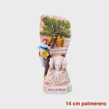 Cargar imagen en el visor de la galería, Figuras del busto de la Dama de Elche fabricadas en marmolina. Palma blanca y dátiles Serrano Valero. Www.palmasydatiles.com