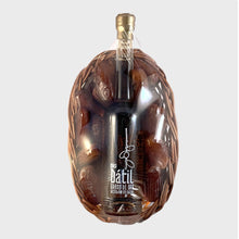 Cargar imagen en el visor de la galería, Cestas con una selección de productos de Elche como: Dátiles, Pan de dátil, Pan de higos, Mermelada de dátil, Mermelada de higos, Licor de dátil, miel natura, figurita de la Dama de Elche... Todos ideales para elaborar un lote para un gran regalo. Palmas y dátiles Serrano Valero. www.palmasydatiles.com