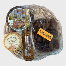 Cargar imagen en el visor de la galería, Cestas con una selección de productos de Elche como: Dátiles, Pan de dátil, Pan de higos, Mermelada de dátil, Mermelada de higos, Licor de dátil, miel natura, figurita de la Dama de Elche... Todos ideales para elaborar un lote para un gran regalo. Palmas y dátiles Serrano Valero. www.palmasydatiles.com