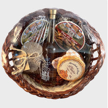 Cargar imagen en el visor de la galería, Cestas con una selección de productos de Elche como: Dátiles, Pan de dátil, Pan de higos, Mermelada de dátil, Mermelada de higos, Licor de dátil, miel natura, figurita de la Dama de Elche... Todos ideales para elaborar un lote para un gran regalo. Palmas y dátiles Serrano Valero. www.palmasydatiles.com