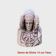 Load image into Gallery viewer, Figuras del busto de la Dama de Elche fabricadas en marmolina. Palma blanca y dátiles Serrano Valero. Www.palmasydatiles.com
