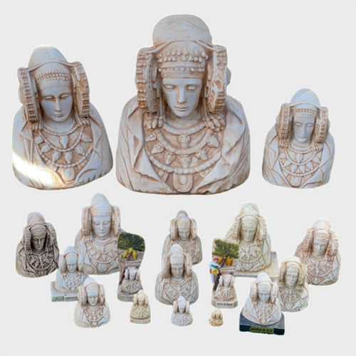 Figuras del busto de la Dama de Elche fabricadas en marmolina. Palma blanca y dátiles Serrano Valero. Www.palmasydatiles.com 